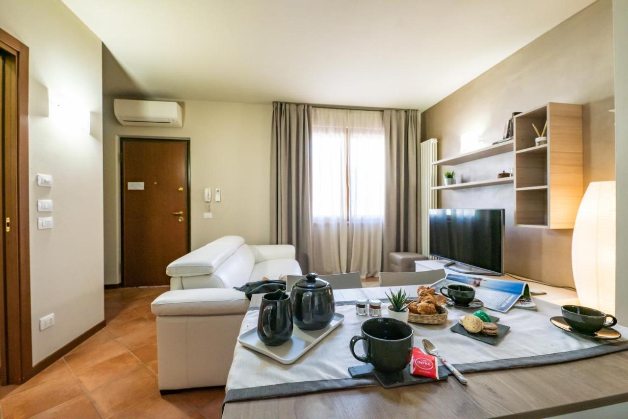 Sirmione Suite Private Terrace Екстер'єр фото