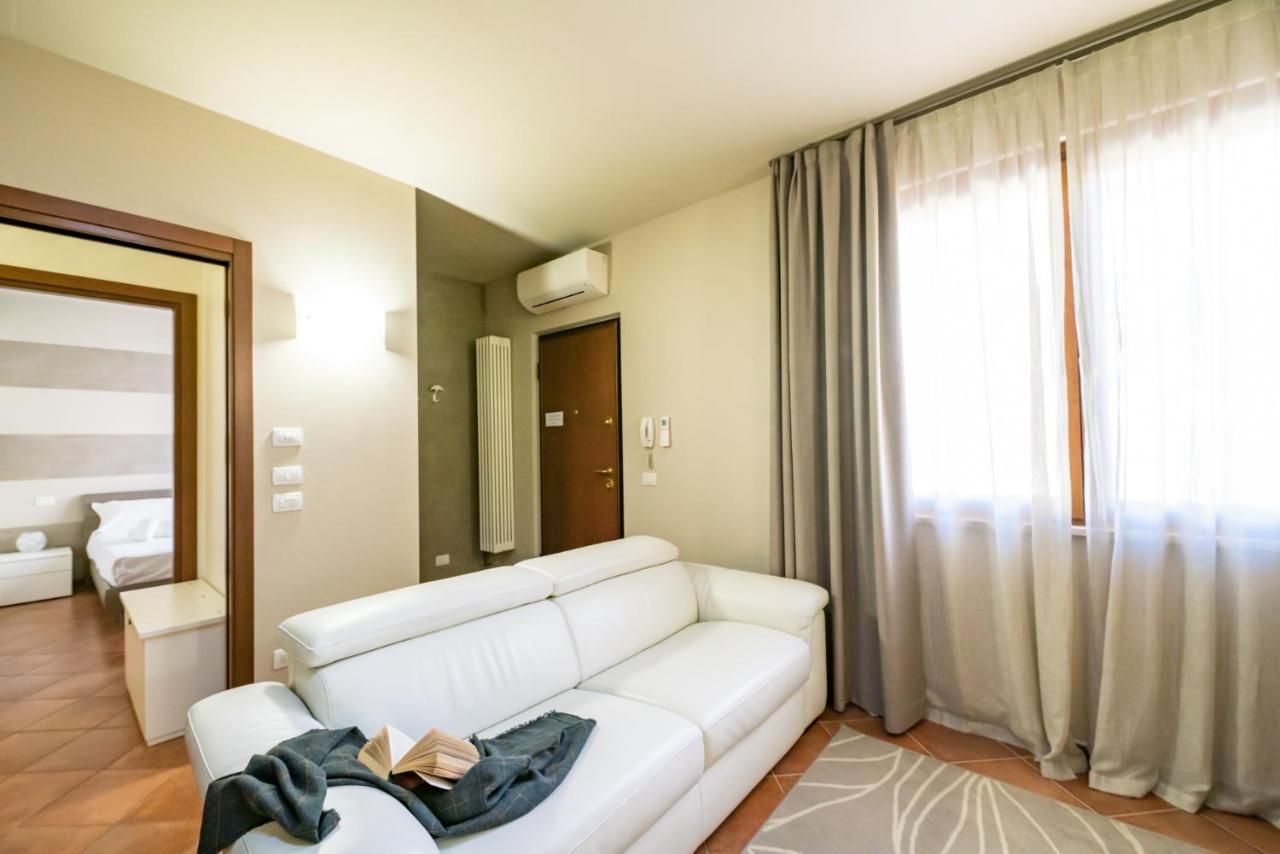 Sirmione Suite Private Terrace Екстер'єр фото