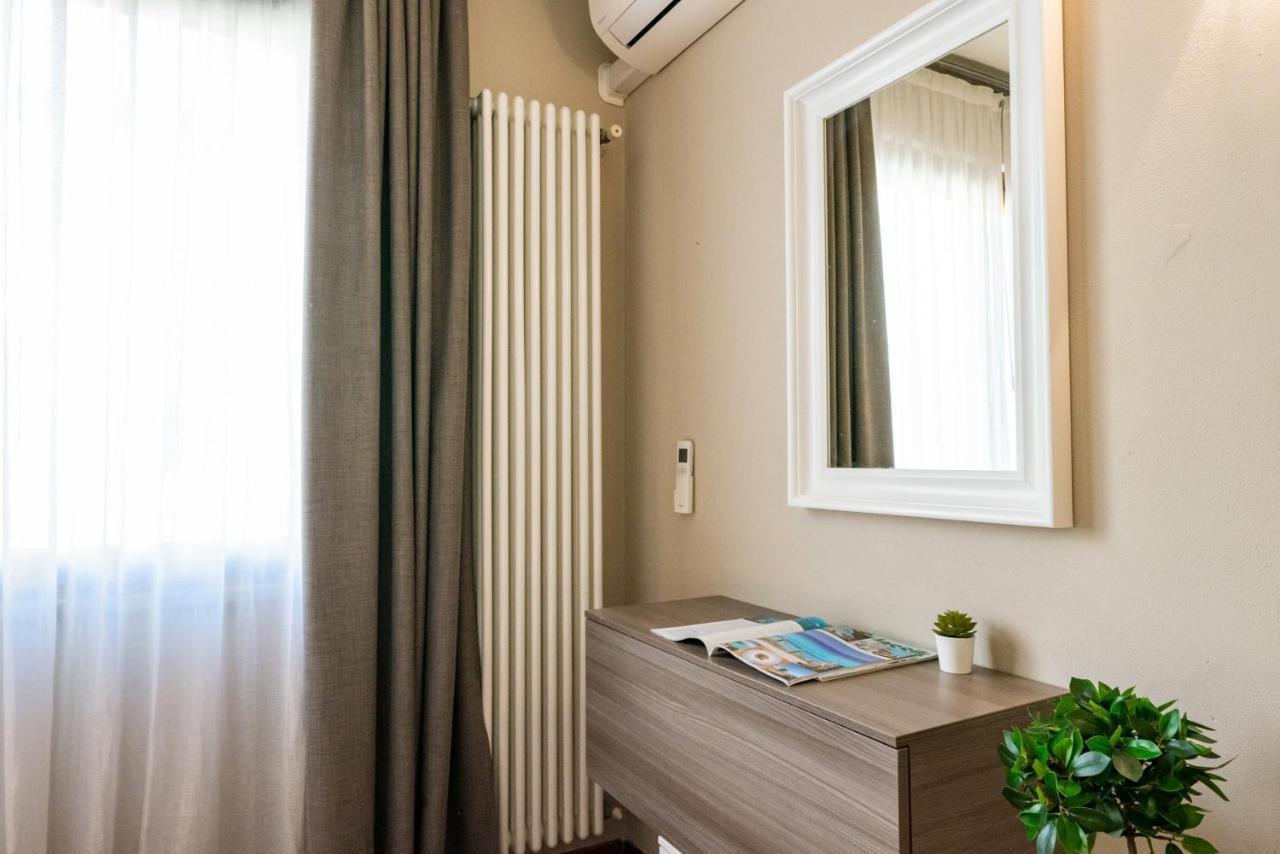 Sirmione Suite Private Terrace Екстер'єр фото
